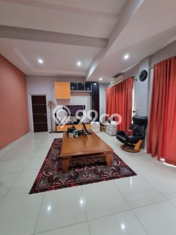 Jual Rumah Luas Megah Dengan View Eksklusif di Kota Wisata, Jakarta Timur Jual Rumah Luas Megah Dengan View Eksklusif di Kota Wisata, Jakarta Timur