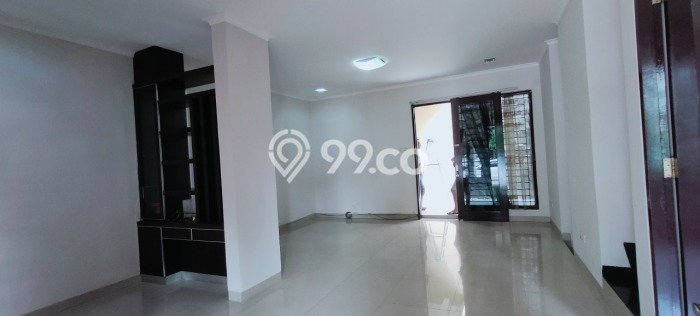 Disewakan! Rumah 3 Kamar Tidur &
2 Kamar Mandi di Kota Wisata, Jakarta Timur Disewakan! Rumah 3 Kamar Tidur &
2 Kamar Mandi di Kota Wisata, Jakarta Timur