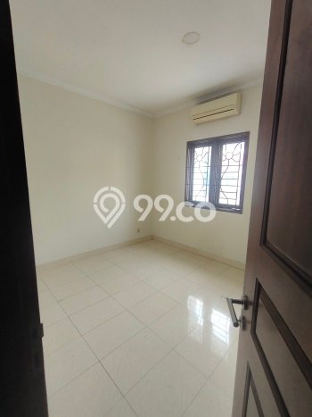 Rumah sewa siap pakai 3 KT di Raffles Hills, Jakarta Timur Rumah sewa siap pakai 3 KT di Raffles Hills, Jakarta Timur