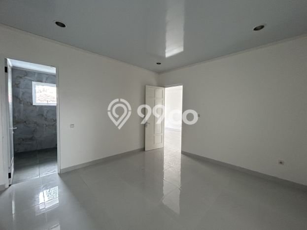 For Sale Hunian Rumah Nyaman 4 Kamar di Legenda Wisata, Jakarta Timur For Sale Hunian Rumah Nyaman 4 Kamar di Legenda Wisata, Jakarta Timur