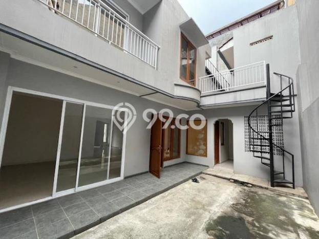 Jual Rumah Luas Elegan Dengan View Eksklusif di Citra Grand, Jakarta Timur Jual Rumah Luas Elegan Dengan View Eksklusif di Citra Grand, Jakarta Timur