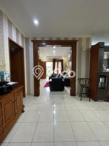 Ready to Use! Premium House LT 240m2 Desain Elegan di Kota Wisata Ready to Use! Premium House LT 240m2 Desain Elegan di Kota Wisata