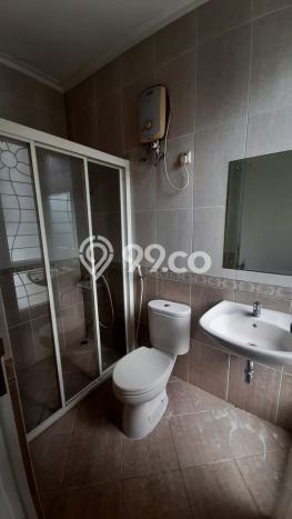 Rumah Kontrakan Jakarta Timur LT 220m2 LB 185m2 Kawasan Kota Wisata Rumah Kontrakan Jakarta Timur LT 220m2 LB 185m2 Kawasan Kota Wisata