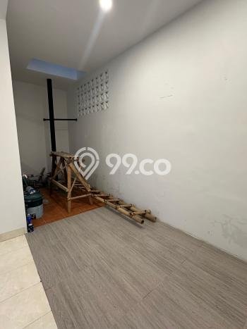 Dijual Rumah Eksklusif 2 KT di Raffles Hills, Jakarta Timur Dijual Rumah Eksklusif 2 KT di Raffles Hills, Jakarta Timur