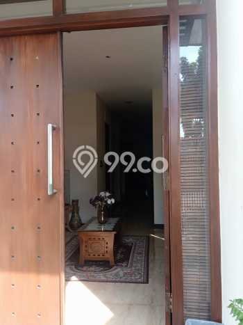 Rumah Luxury Modern Siap Huni di Raffles Hills Jakarta Timur Rumah Luxury Modern Siap Huni di Raffles Hills Jakarta Timur