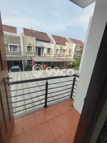 Rumah sewa siap pakai 3 KT di Raffles Hills, Jakarta Timur Rumah sewa siap pakai 3 KT di Raffles Hills, Jakarta Timur