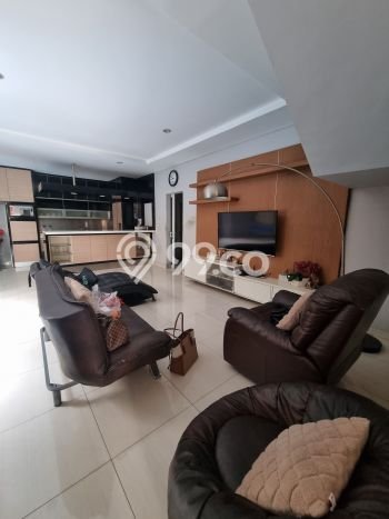 Jual Rumah Luas Megah Dengan View Eksklusif di Kota Wisata, Jakarta Timur Jual Rumah Luas Megah Dengan View Eksklusif di Kota Wisata, Jakarta Timur