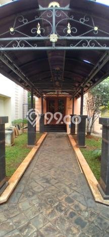 Rumah Mewah LB 600m2 Siap Huni Desain Elegan di Raffles Hills, Jakarta Timur Rumah Mewah LB 600m2 Siap Huni Desain Elegan di Raffles Hills, Jakarta Timur