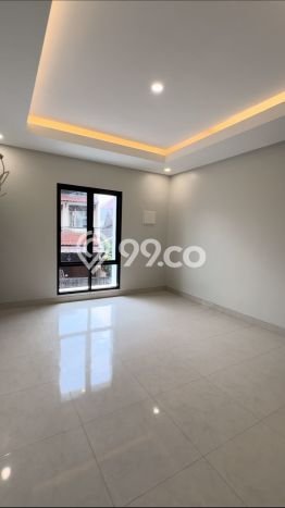 Rumah Luas Asri 4 KT Siap Pakai di Meruya Jakarta Barat Rumah Luas Asri 4 KT Siap Pakai di Meruya Jakarta Barat