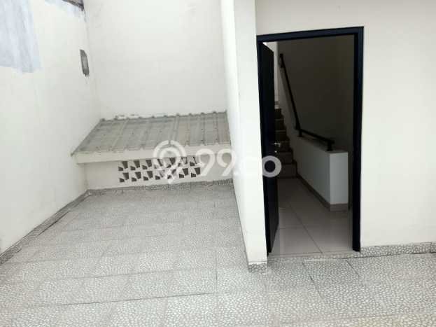 Dijual Hunian Rumah Nyaman 4 Kamar di Pondok Kelapa, Jakarta Timur Dijual Hunian Rumah Nyaman 4 Kamar di Pondok Kelapa, Jakarta Timur