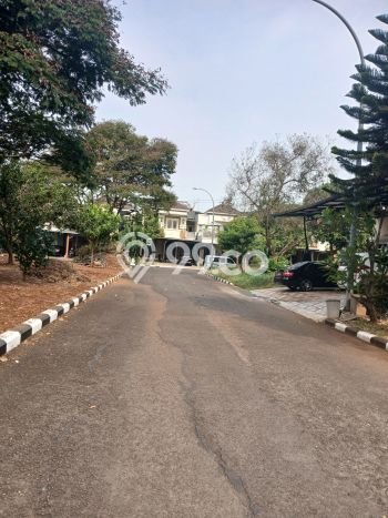 Jual Rumah Luas Megah Dengan View Eksklusif di Grand Wisata, Bekasi Jual Rumah Luas Megah Dengan View Eksklusif di Grand Wisata, Bekasi