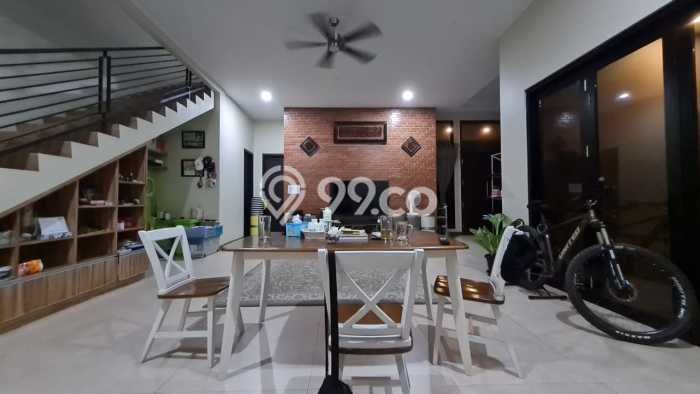 Jual Rumah Luas Elegan Dengan View Eksklusif di Grand Wisata, Bekasi Jual Rumah Luas Elegan Dengan View Eksklusif di Grand Wisata, Bekasi