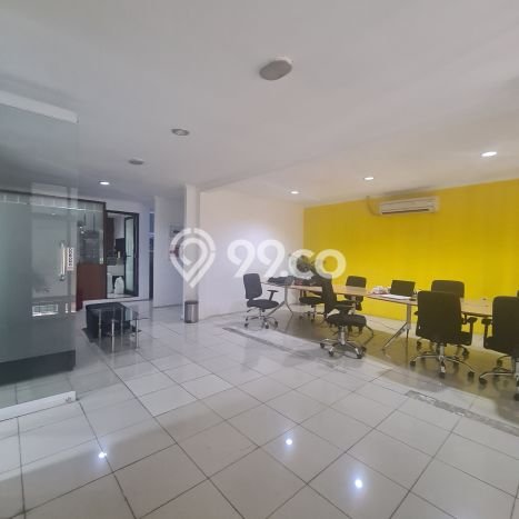 Unit Komersial Dijual di Kebayoran Baru Jakarta Selatan 261m2 Unit Komersial Dijual di Kebayoran Baru Jakarta Selatan 261m2