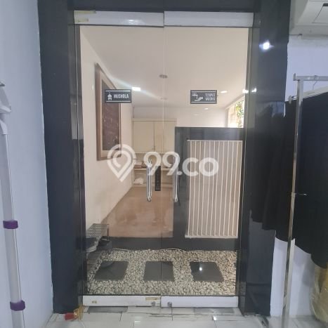 Unit Komersial Dijual di Kebayoran Baru Jakarta Selatan 261m2 Unit Komersial Dijual di Kebayoran Baru Jakarta Selatan 261m2