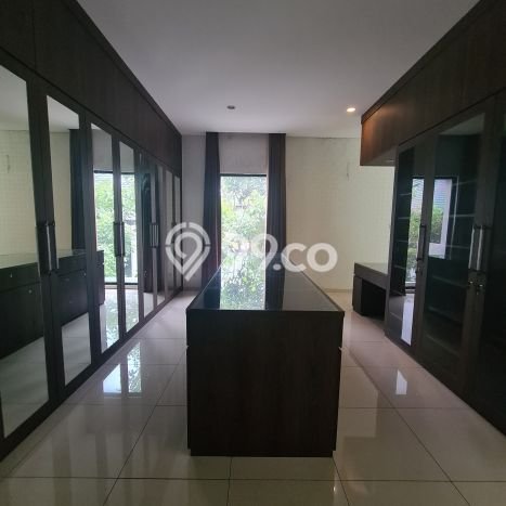Rumah Elit Modern Tanpa Renovasi di Lebak Bulus Jakarta Selatan Rumah Elit Modern Tanpa Renovasi di Lebak Bulus Jakarta Selatan