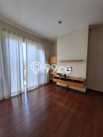 Rumah Elit Modern Tanpa Renovasi di Pondok Indah Jakarta Selatan Rumah Elit Modern Tanpa Renovasi di Pondok Indah Jakarta Selatan