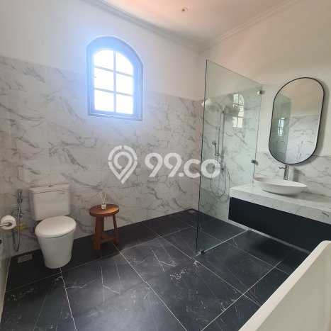 For Sale! Luxury House LT 446m2 Desain Elegan di Lebak Bulus For Sale! Luxury House LT 446m2 Desain Elegan di Lebak Bulus