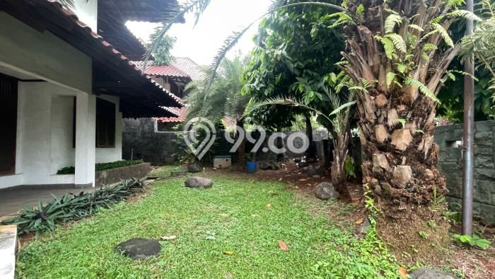 Rumah Luxury Modern Tanpa Renovasi di Pondok Indah Jakarta Selatan Rumah Luxury Modern Tanpa Renovasi di Pondok Indah Jakarta Selatan