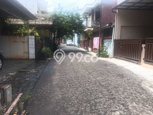 Rumah Strategis Modern Lb 190m2 di Beji, Depok Rumah Strategis Modern Lb 190m2 di Beji, Depok