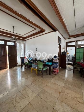 Siap Huni Rumah Mewah 5 Kamar di Kebayoran Lama Dekat ke Mana Pun Siap Huni Rumah Mewah 5 Kamar di Kebayoran Lama Dekat ke Mana Pun