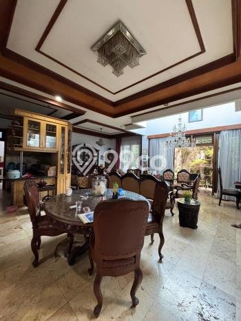 Siap Huni Rumah Mewah 5 Kamar di Kebayoran Lama Dekat ke Mana Pun Siap Huni Rumah Mewah 5 Kamar di Kebayoran Lama Dekat ke Mana Pun