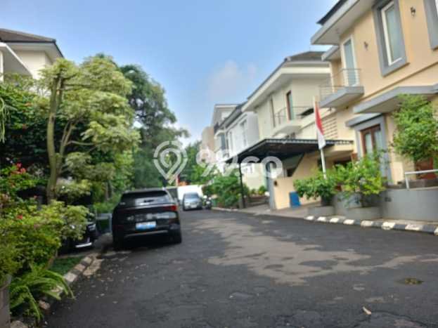 Ready to Use! Premium House LT 250m2 Desain Elegan di Pejaten Ready to Use! Premium House LT 250m2 Desain Elegan di Pejaten