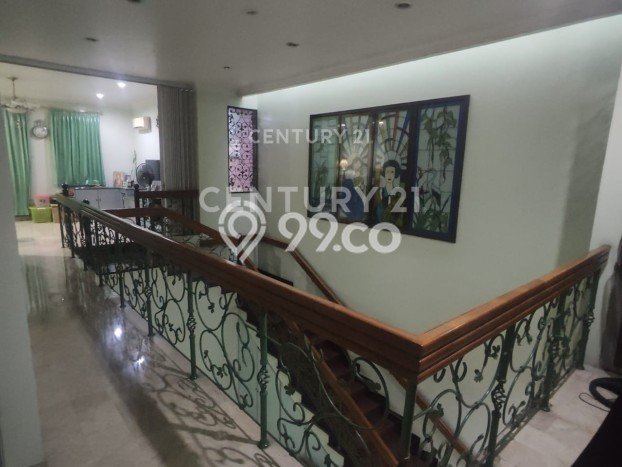 Siap Huni Hunian Elit 4 Kamar di Kebon Jeruk Dekat ke Mana Pun Siap Huni Hunian Elit 4 Kamar di Kebon Jeruk Dekat ke Mana Pun
