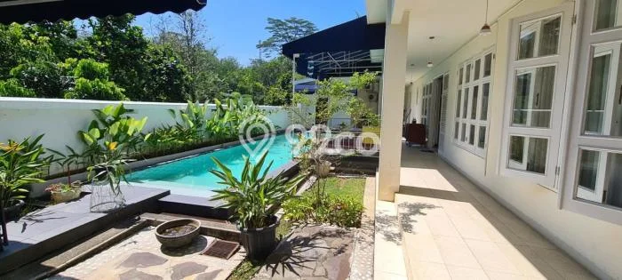 For Sale! Luxury House LT 465m2 Desain Elegan di Sentul City For Sale! Luxury House LT 465m2 Desain Elegan di Sentul City