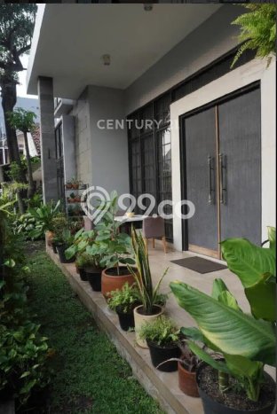 Ready to Use! Luxury House LT 280m2 Desain Elegan di Menteng Dalam Ready to Use! Luxury House LT 280m2 Desain Elegan di Menteng Dalam