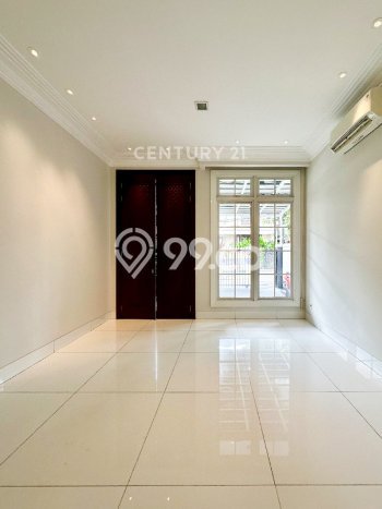 For Sale! Luxury House LT 200m2 Desain Modern di Pondok Indah For Sale! Luxury House LT 200m2 Desain Modern di Pondok Indah
