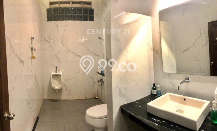 Rumah Strategis Minimalis Lb 250m2 di Pamulang, Tangerang Selatan Rumah Strategis Minimalis Lb 250m2 di Pamulang, Tangerang Selatan