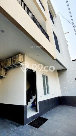 Hunian Eksklusif Siap Huni LT 157m2 di Kebon Jeruk, Jakarta Barat Hunian Eksklusif Siap Huni LT 157m2 di Kebon Jeruk, Jakarta Barat