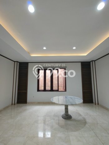 Disewakan Rumah Modern di Kebayoran Lama Harga Rp 800 Juta/ Tahun Disewakan Rumah Modern di Kebayoran Lama Harga Rp 800 Juta/ Tahun