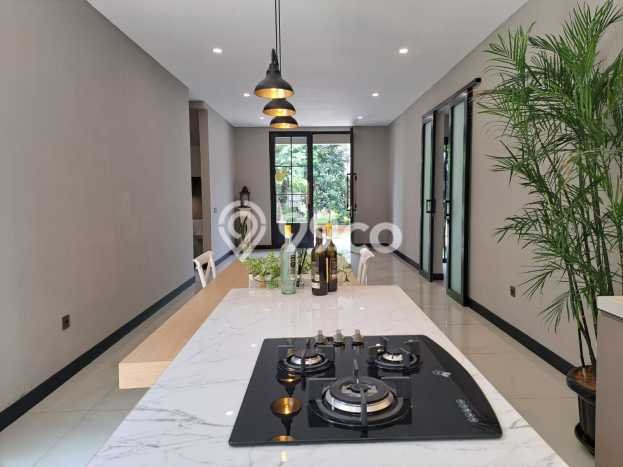 Siap Huni Hunian Elit 4 Kamar di BSD Dekat ke Mana Pun Siap Huni Hunian Elit 4 Kamar di BSD Dekat ke Mana Pun