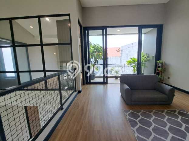 Siap Huni Hunian Elit 4 Kamar di BSD Dekat ke Mana Pun Siap Huni Hunian Elit 4 Kamar di BSD Dekat ke Mana Pun