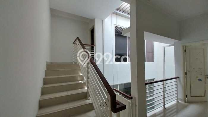 Ready to Use! Premium House LT 136m2 Desain Modern di Bintaro Ready to Use! Premium House LT 136m2 Desain Modern di Bintaro