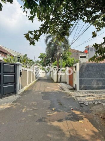 Rumah Minimalis LT 535m2m² Terawat di Kemang, Dekat Pusat Perbelanjaan, Jakarta Selatan Rumah Minimalis LT 535m2m² Terawat di Kemang, Dekat Pusat Perbelanjaan, Jakarta Selatan