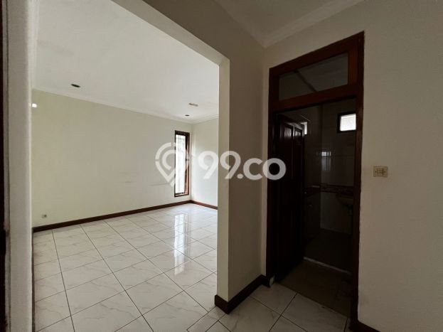 Rumah sewa siap huni 4 Kamar Tidur di Sarijadi, Bandung Rumah sewa siap huni 4 Kamar Tidur di Sarijadi, Bandung