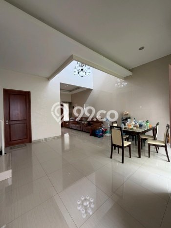 For Sale Rumah Mewah Exclusive di Dukuh Pakis, Surabaya For Sale Rumah Mewah Exclusive di Dukuh Pakis, Surabaya