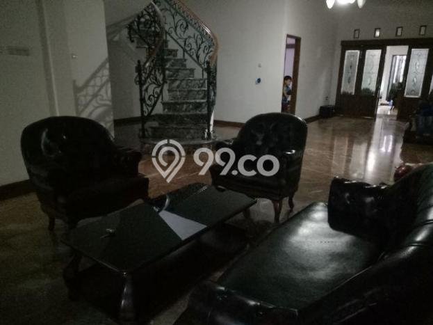 Sewa Rumah Harga Terjangkau di Cikutra Bandung Punya 8 Kamar Tidur Sewa Rumah Harga Terjangkau di Cikutra Bandung Punya 8 Kamar Tidur