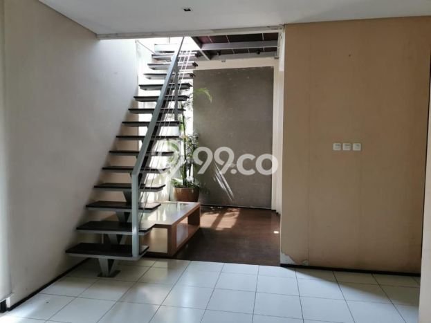 Ready to Use! Luxury House LT 171m2 Desain Modern di Cigadung Ready to Use! Luxury House LT 171m2 Desain Modern di Cigadung