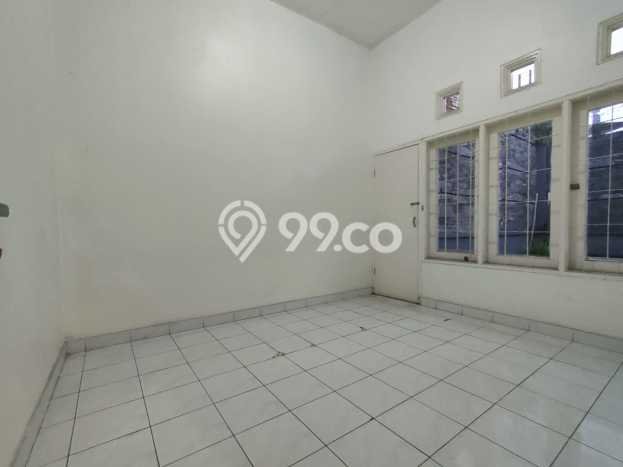 Disewakan! Rumah 3 Kamar Tidur &
2 Kamar Mandi di Sarijadi, Bandung Disewakan! Rumah 3 Kamar Tidur &
2 Kamar Mandi di Sarijadi, Bandung