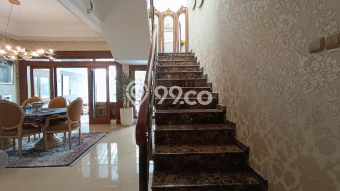 Rumah Mewah LB 500m2 Siap Pakai Desain Elegan di Geger Kalong, Bandung Rumah Mewah LB 500m2 Siap Pakai Desain Elegan di Geger Kalong, Bandung