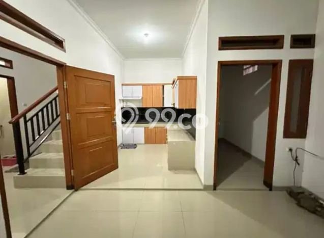 Jarang Ada! Rumah Sewa 5 Kamar Bagus Siap Huni Turangga Jarang Ada! Rumah Sewa 5 Kamar Bagus Siap Huni Turangga