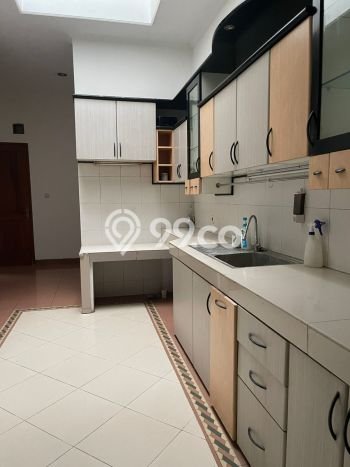 Jarang Ada! Rumah Kontrakan 4 Kamar Bagus Siap Huni Setra Duta Jarang Ada! Rumah Kontrakan 4 Kamar Bagus Siap Huni Setra Duta