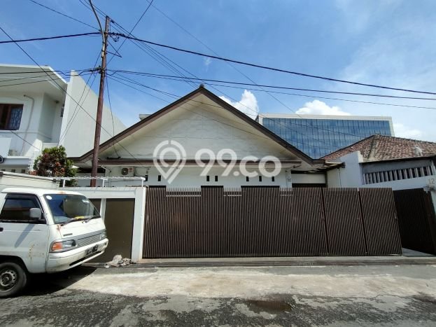 For Sale! Luxury House LT 372m2 Desain Modern di Pasir Kaliki For Sale! Luxury House LT 372m2 Desain Modern di Pasir Kaliki
