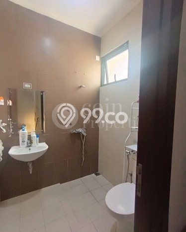 For Sale! Luxury House LT 240m2 Desain Elegan di Kota Wisata For Sale! Luxury House LT 240m2 Desain Elegan di Kota Wisata