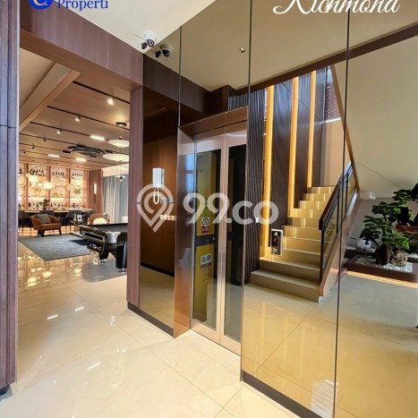 Ready to Use! Luxury House LT 200m2 Desain Modern di Kota Wisata Ready to Use! Luxury House LT 200m2 Desain Modern di Kota Wisata