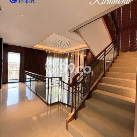 Ready to Use! Luxury House LT 200m2 Desain Modern di Kota Wisata Ready to Use! Luxury House LT 200m2 Desain Modern di Kota Wisata