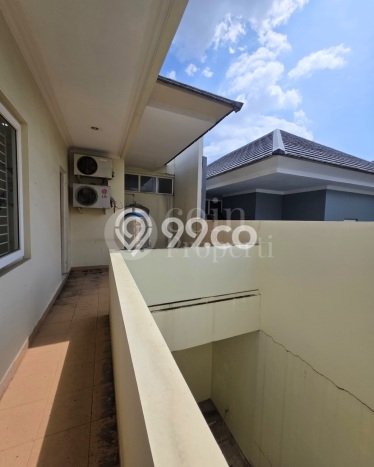 For Sale! Premium House LT 180m2 Desain Elegan di Kota Wisata For Sale! Premium House LT 180m2 Desain Elegan di Kota Wisata